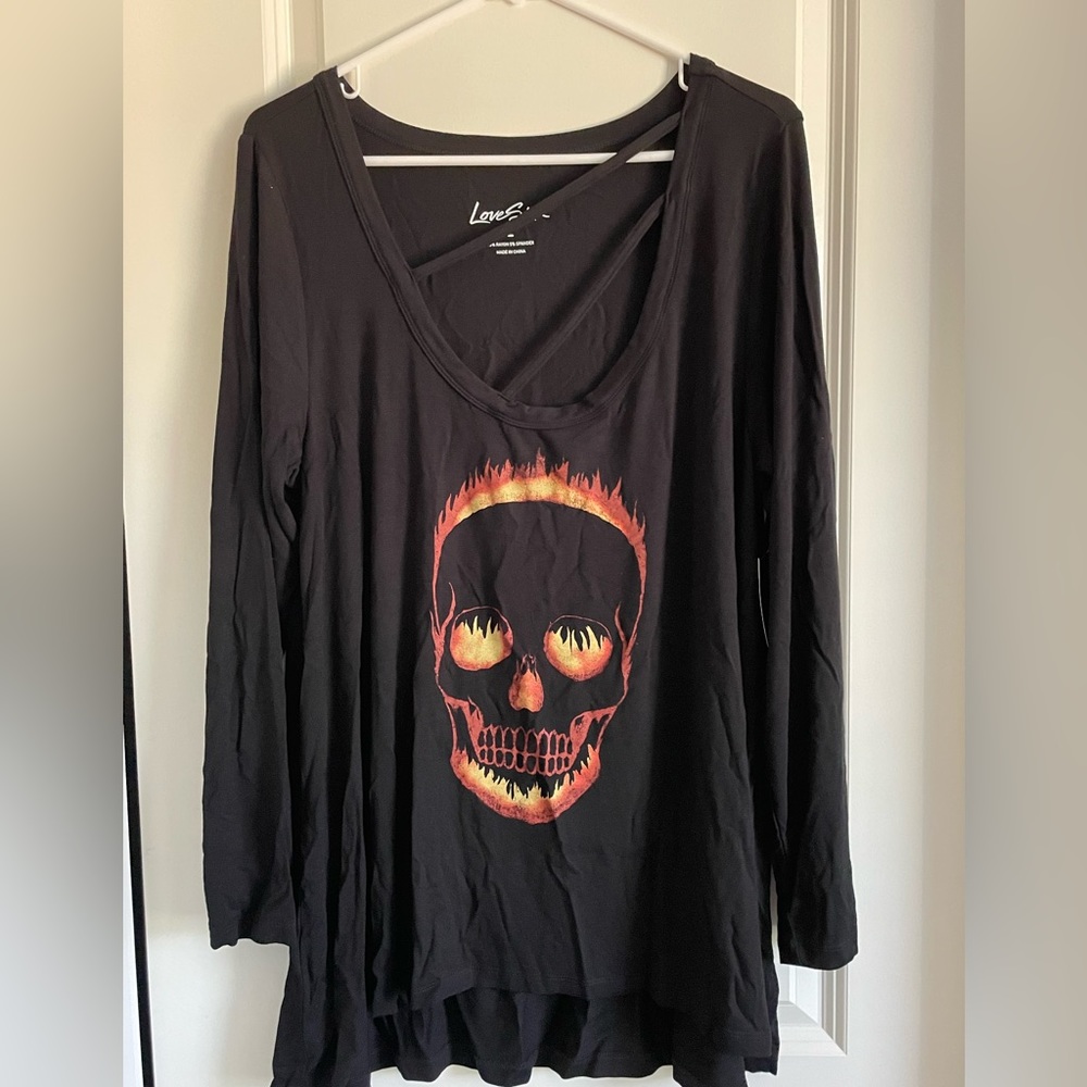 TORRID Lovesick line Flaming skull long sleeve tunic size 2 2x NEW